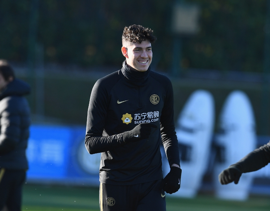 Inter Milan mau Alessandro Bastoni bertahan